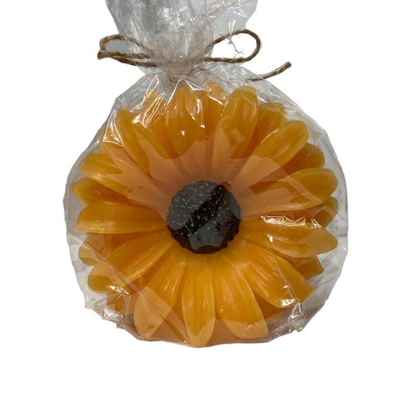 ASHLAND Yellow & Brown Unscented 1-Wick 5”x5” Rare Sunflower Decorative Candle - Picture 2 of 10